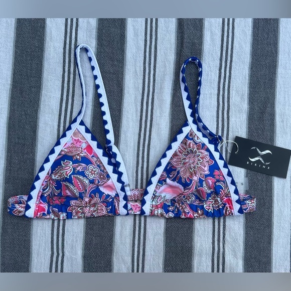 2/$20 ❤️ NWT BikinX Floral Bikini Top Small - Picture 1 of 5